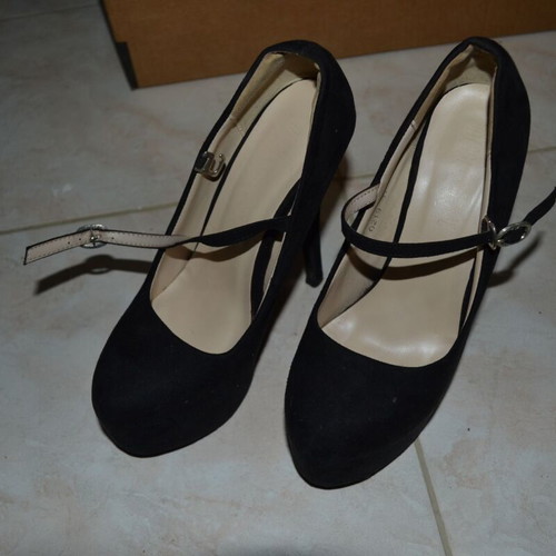 Black suede pumps used, size 37