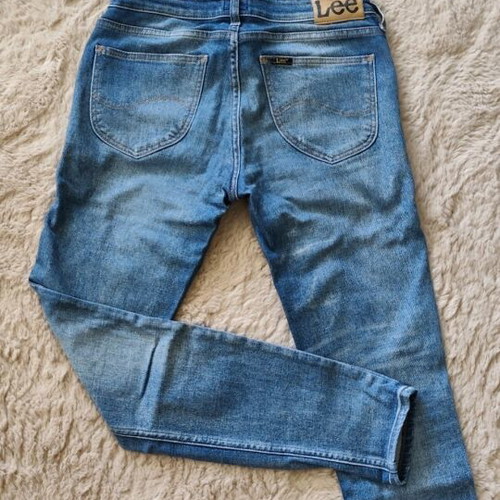 Lee jeans model S Scarlet like new, size W29 L31