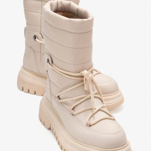 Μπότες Trendyol off white με γούνινη επένδυση σαν καινούργιες, νούμερο 39