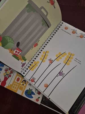 Σετ βιβλία Usborne Fingerprint Activities, Animals και Classic edition