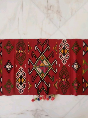 Χαλάκι antique του 1900, διαστάσεων 1,18x0,52 εκατοστών, ολόμαλλο, διπλής όψης, με επίπεδη ύφανση