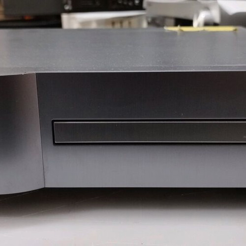 Pioneer D6 used with remote in very good condition