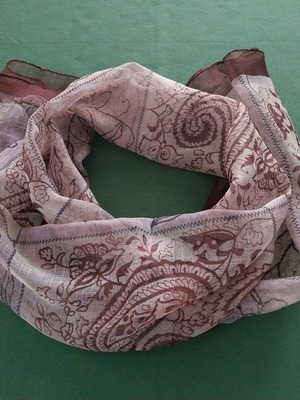 Arachnoufant scarf used, brown beige