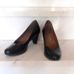 Black leather shoes size 41.