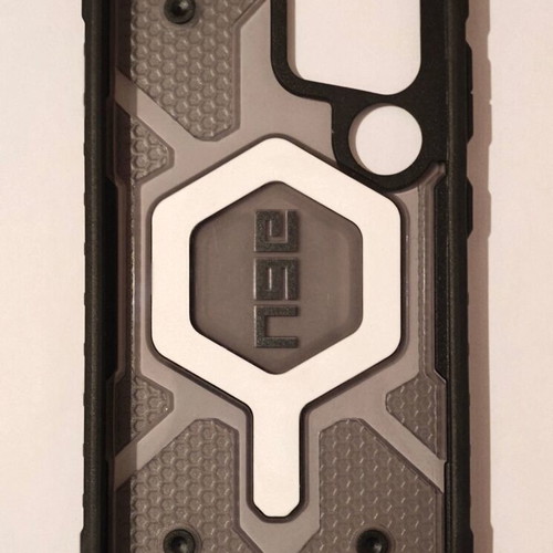 Samsung S24 Ultra UAG case like new