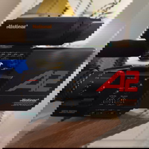 National A2 βιντεοκάμερα μεταχειρισμένη με θήκη και φορτιστή