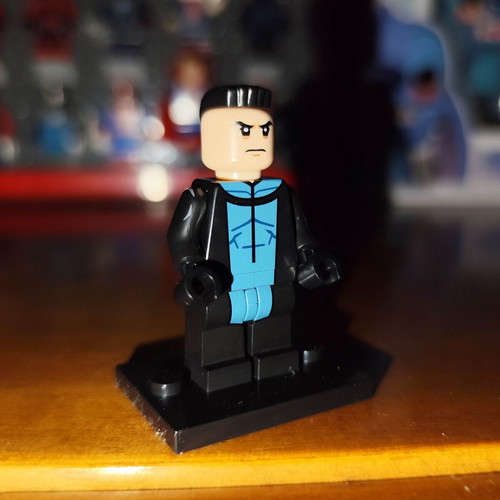 Movincihawk Mark Grayson minifigure like new with accessories