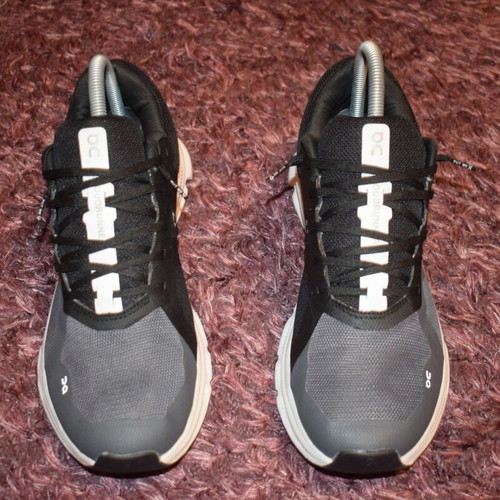 On Cloudrunner Men Size 42 used black and white sports shoes