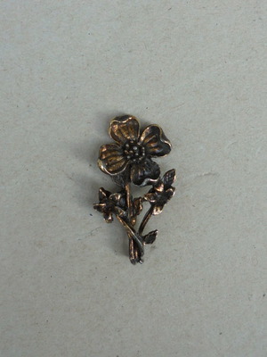 Metal flower vintage