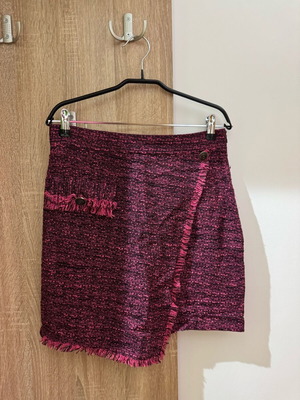 Дамска пола нова, размер М, червена