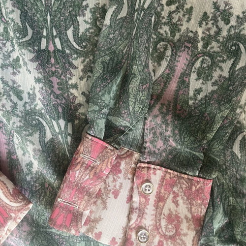 Dlv shirt like new, one size, pink multicolor
