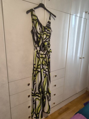 Benissimo jumpsuit like new, colorful, size S