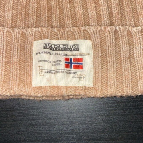 Napapijri beige hat like new