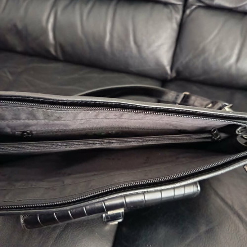 KEM shoulder bag black leather patent like new