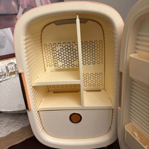 Mini Kendall Retro Flamingueo Cosmetic Fridge like new