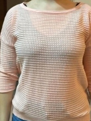 Pink Woman pink lightweight knit top like new, size S