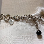 Vintage choker necklace with glass beads and metallic rings like new