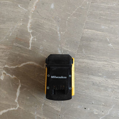 DeWalt 18v to Milwaukee M18 Tool Adapter new