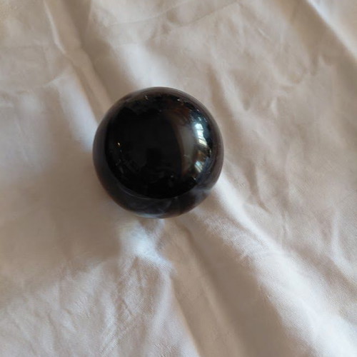 Obsidian sphere like new, 6.5cm diameter, 370g