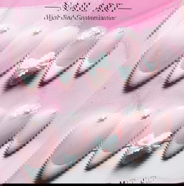Press On Nails κατά παραγγελία!