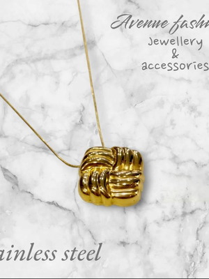 Women's knot necklace new, gold stainless steel