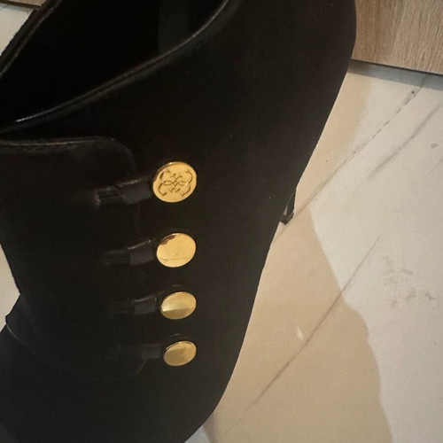 Guess suede high-heeled ankle boots like new with gold details