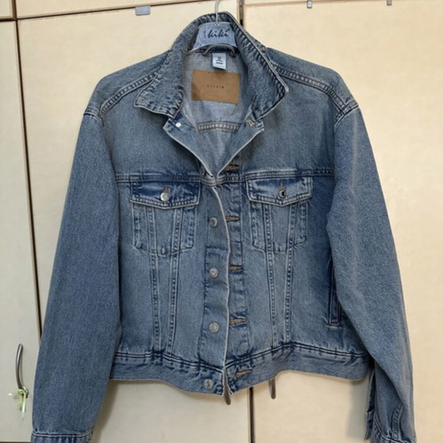 H&M denim jacket like new, size M, blue