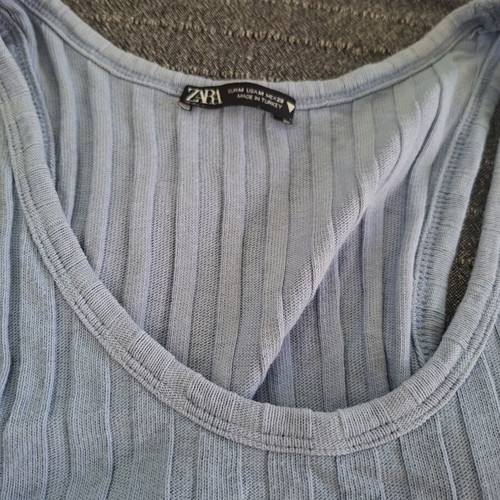 Women's sleeveless tops medium Zara and Bershka like new, pack of 2