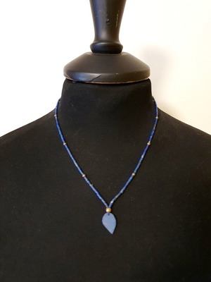 Necklace with lapis lazuli and silver semi-precious stone