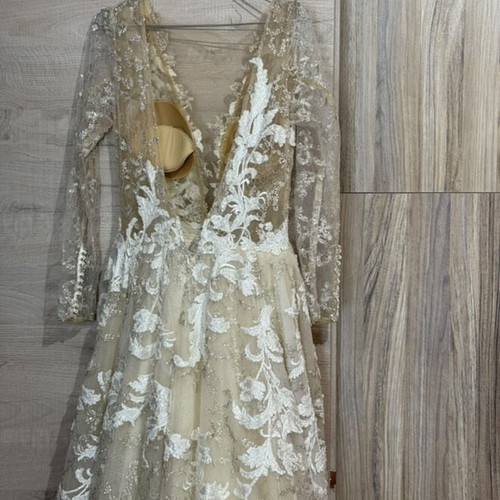Wedding dress, in excellent condition from a well-known company