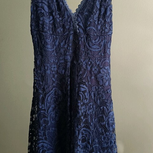 Mini dress used with lace in dark blue