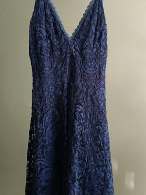Mini dress used with lace in dark blue