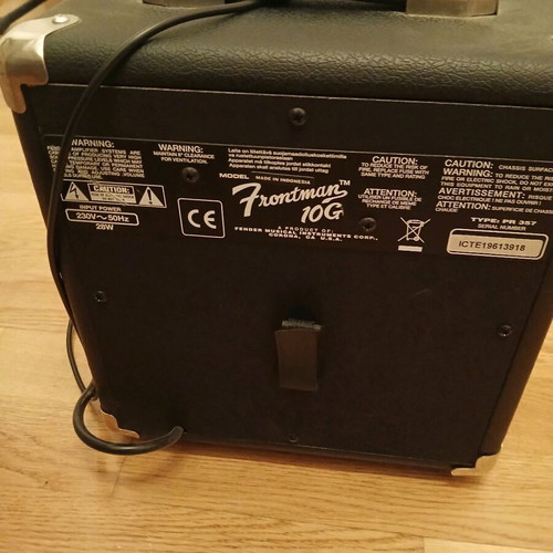Fender guitar amplifier like new