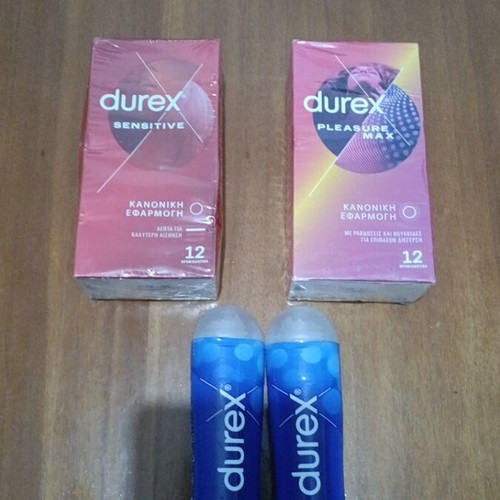 Durex set with condoms and lubricants, 4 pieces, new