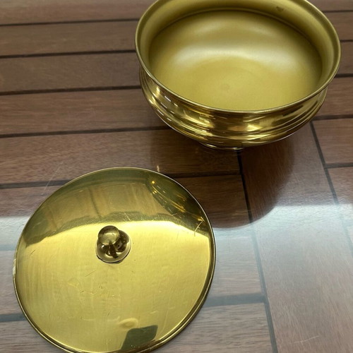 Vintage brass round fondue pot with lid like new