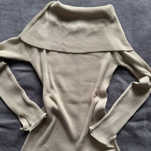 Zini sweater with high turned collar in cream color like new