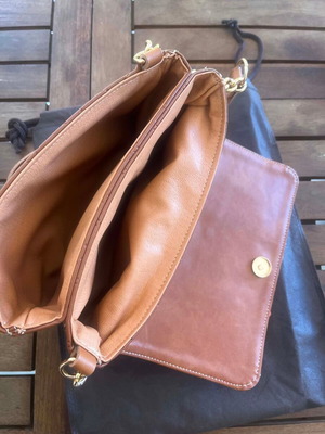Dolce women's crossbody bag like new, tan synthetic leather with chain