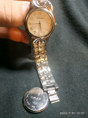Ρολόι χειρός OMAX μεταχειρισμένο unisex με Quartz και 18K χρυσή πλάκα