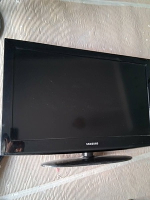 Τηλεοράσεις Samsung 32" και TURBOX 24" μεταχειρισμένες, πλήρως λειτουργικές με τηλεκοντρόλ