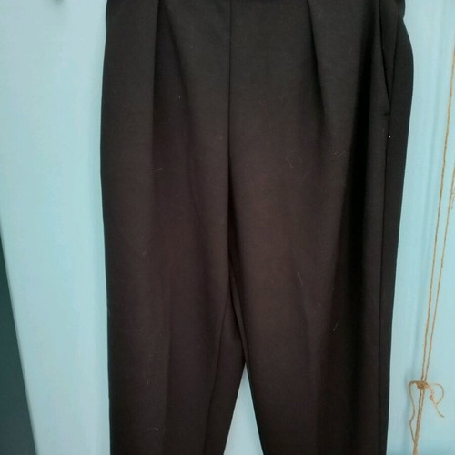 Uniqlo black pants size S like new, elastic fabric