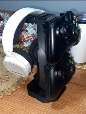 Controller and headset stand new, tower with 4 slots