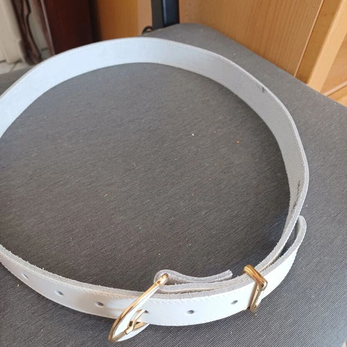 Leather women's white belt CodeR44 like new, size 90