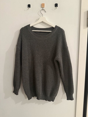 Пуловер Decoro сив в oversized стил, като нов