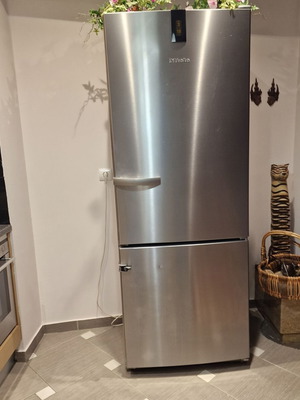 Miele fridge freezer used, excellent working condition