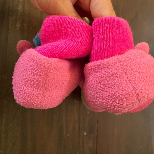 Children's slippers like new, size 22-23 with 3D happy design