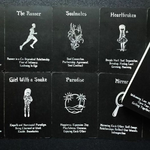 Love Oracle Fortune Telling Tarot Cards like new