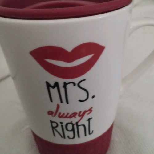 Ceramic mug Mrs always Right with silicone lid like new