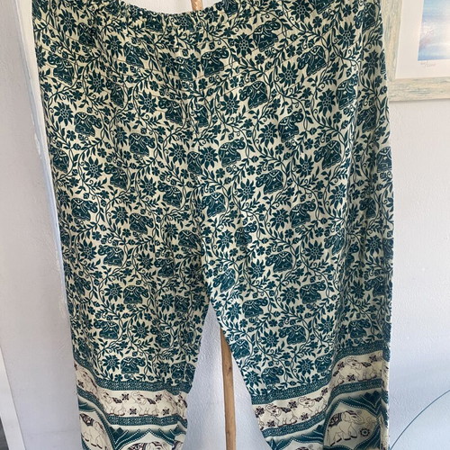 Salvari hippie shop rayon, like new, one size, white and green