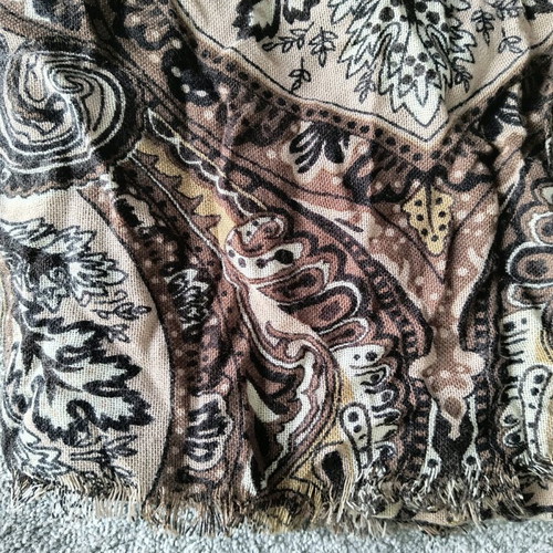 Benetton scarf like new