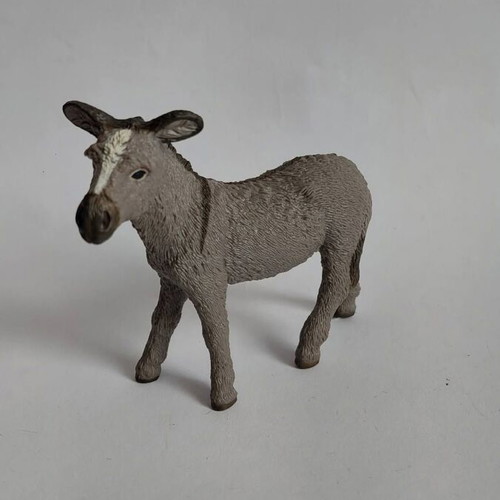 Schleich figures like new for collection or play